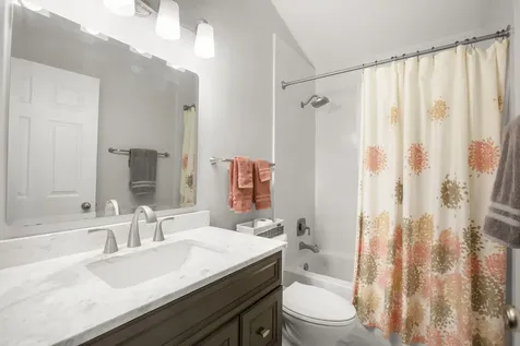401 Le Parc Circle Buffalo Grove IL 60089