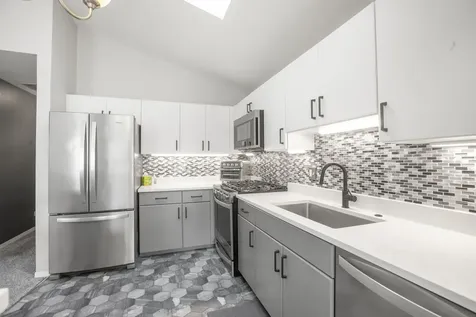 401 Le Parc Circle Buffalo Grove IL 60089