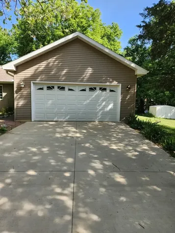 1 West Elmwood Drive Putnam IL 61560