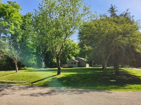 1 West Elmwood Drive Putnam IL 61560
