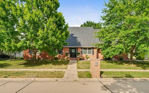 402 North Beringer Circle Urbana IL 61802