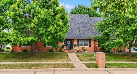 402 North Beringer Circle Urbana IL 61802