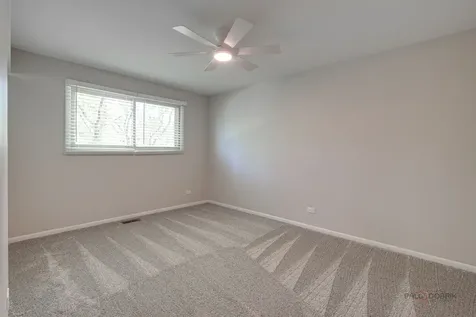 1030 Lilac Court Libertyville IL 60048