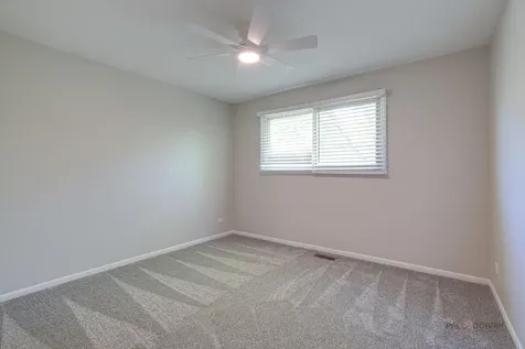 1030 Lilac Court Libertyville IL 60048