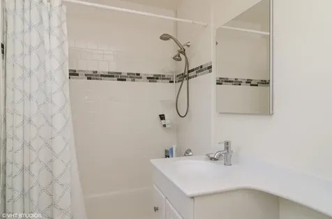 2970 North Lake Shore Drive Chicago IL 60657