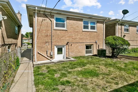 7704 Mcvicker Avenue Burbank IL 60459