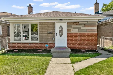 7704 Mcvicker Avenue Burbank IL 60459