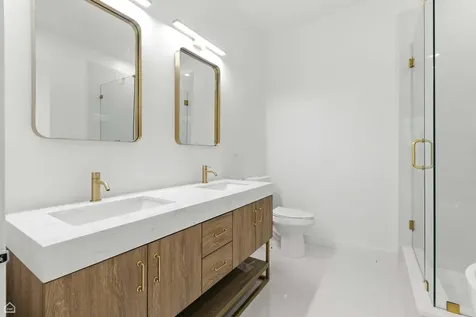 346 East 25th Place Chicago IL 60616