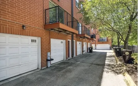346 East 25th Place Chicago IL 60616