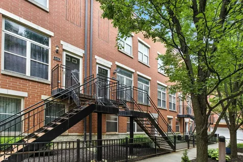 346 East 25th Place Chicago IL 60616