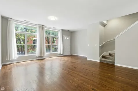 346 East 25th Place Chicago IL 60616