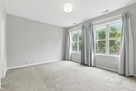 346 East 25th Place Chicago IL 60616