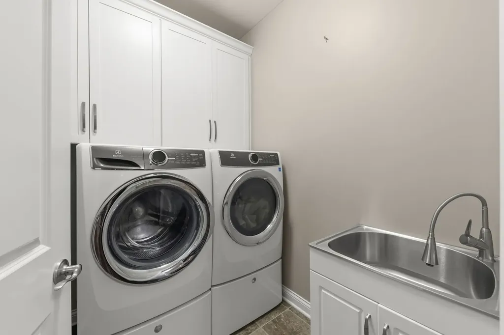 1636 Castle Lawn Court Naperville IL 60565