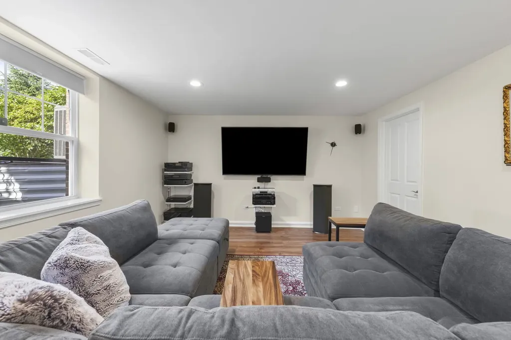 1636 Castle Lawn Court Naperville IL 60565