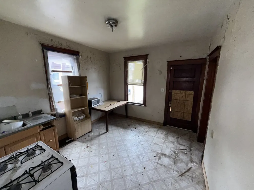 10606 South Avenue G Chicago IL 60617