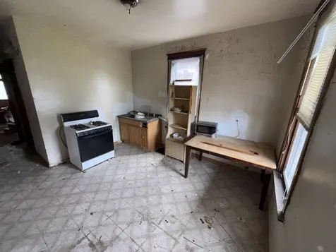 10606 South Avenue G Chicago IL 60617