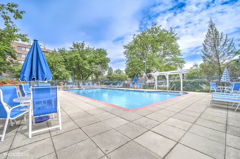 1840 Huntington Boulevard Hoffman Estates IL 60169