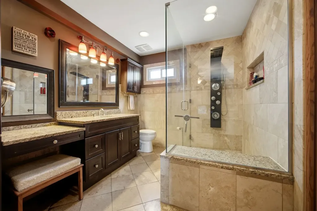 702 Hickory Lane Carol Stream IL 60188