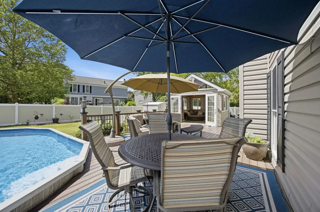 702 Hickory Lane Carol Stream IL 60188