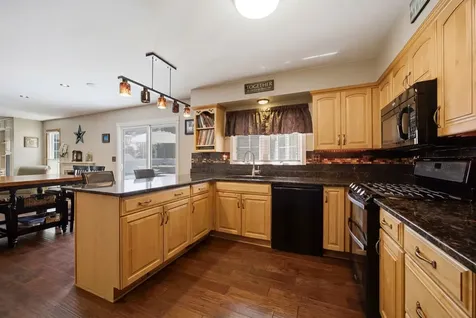 702 Hickory Lane Carol Stream IL 60188