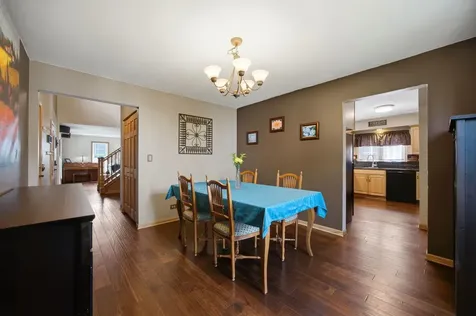 702 Hickory Lane Carol Stream IL 60188
