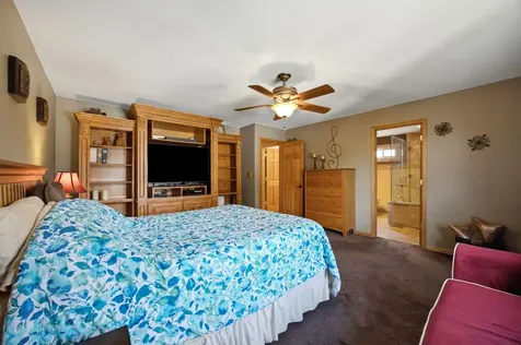 702 Hickory Lane Carol Stream IL 60188