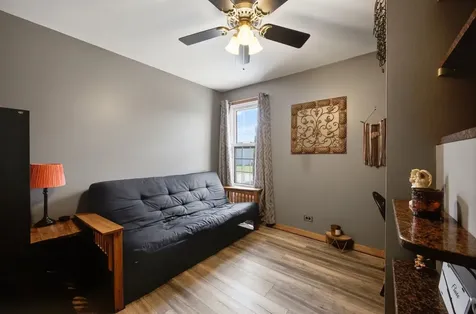 702 Hickory Lane Carol Stream IL 60188