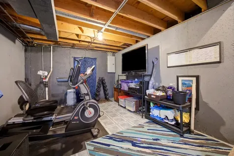 702 Hickory Lane Carol Stream IL 60188