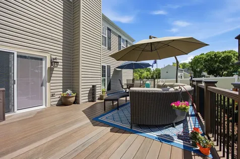 702 Hickory Lane Carol Stream IL 60188