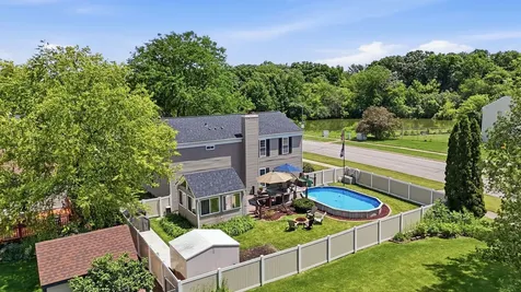 702 Hickory Lane Carol Stream IL 60188