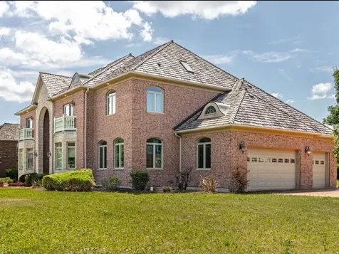 1800 Sawgrass Street Vernon Hills IL 60061