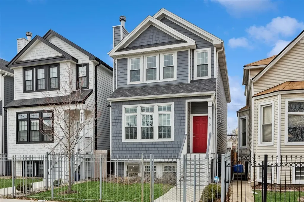 1616 North Hamlin Avenue Chicago IL 60647