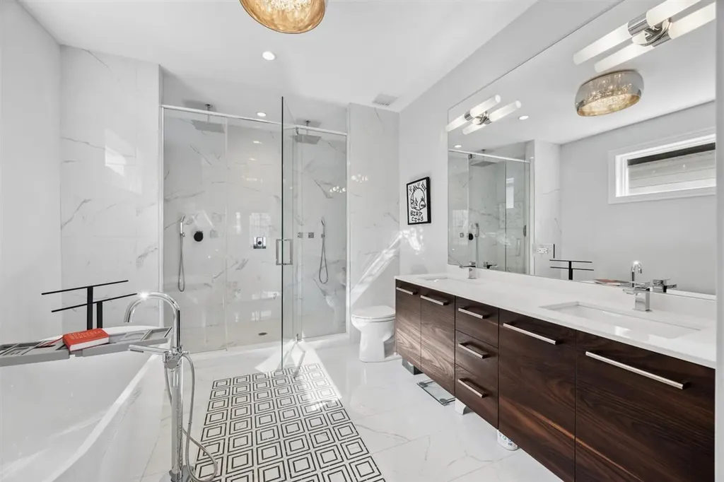 1616 North Hamlin Avenue Chicago IL 60647