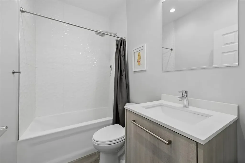 1616 North Hamlin Avenue Chicago IL 60647