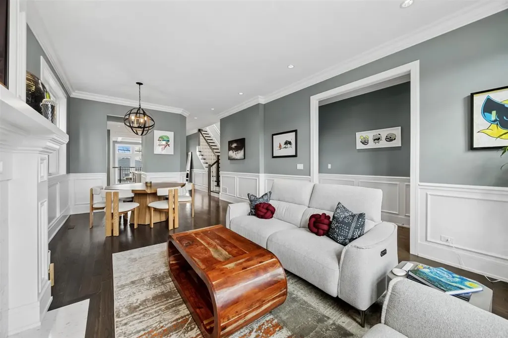 1616 North Hamlin Avenue Chicago IL 60647