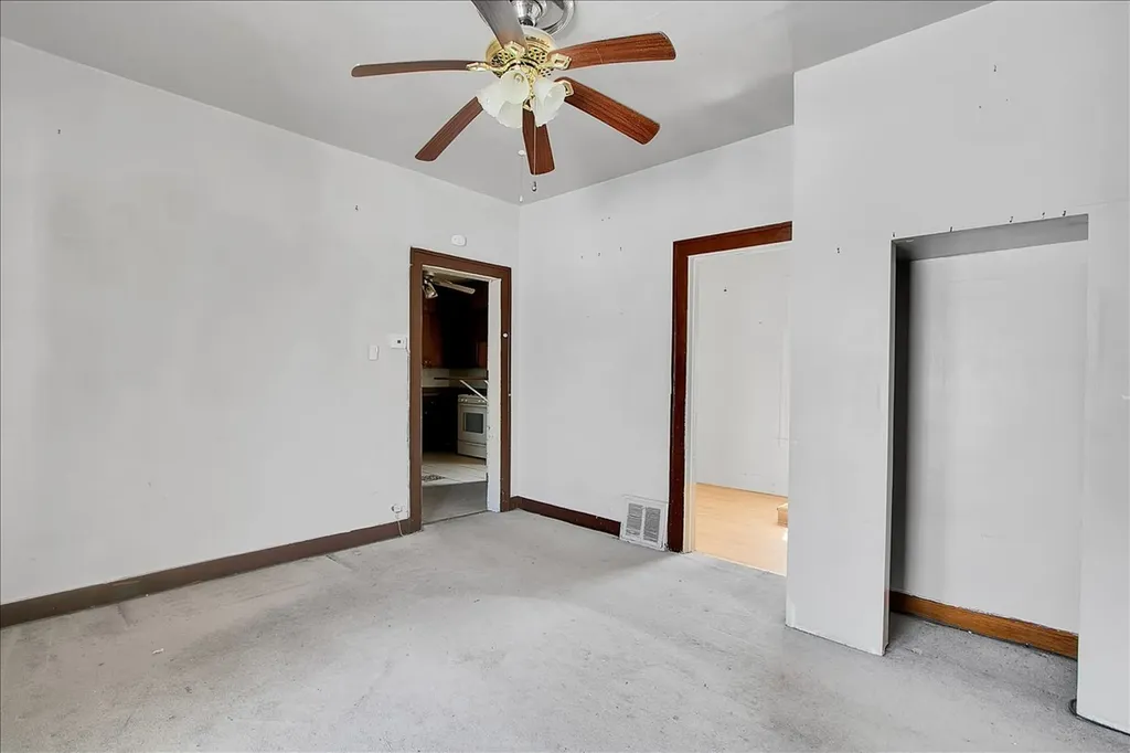 321 West 114th Street Chicago IL 60628