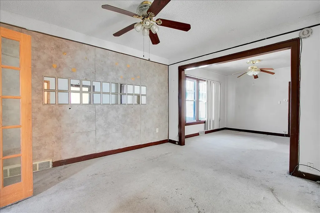 321 West 114th Street Chicago IL 60628