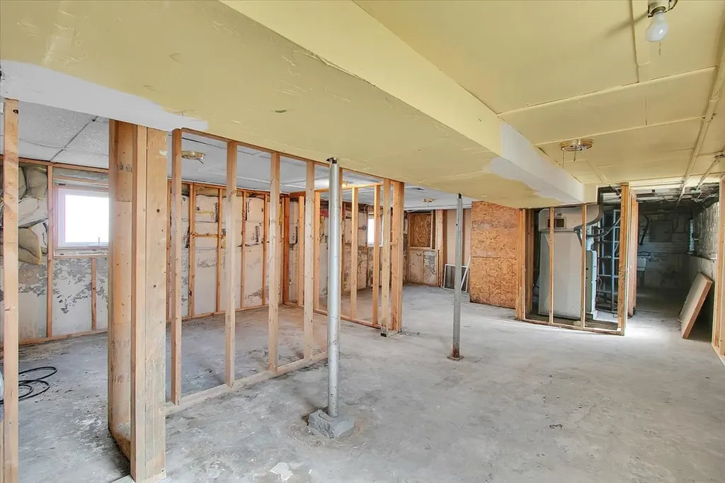 321 West 114th Street Chicago IL 60628