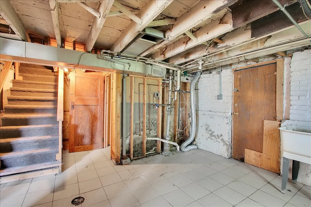 321 West 114th Street Chicago IL 60628