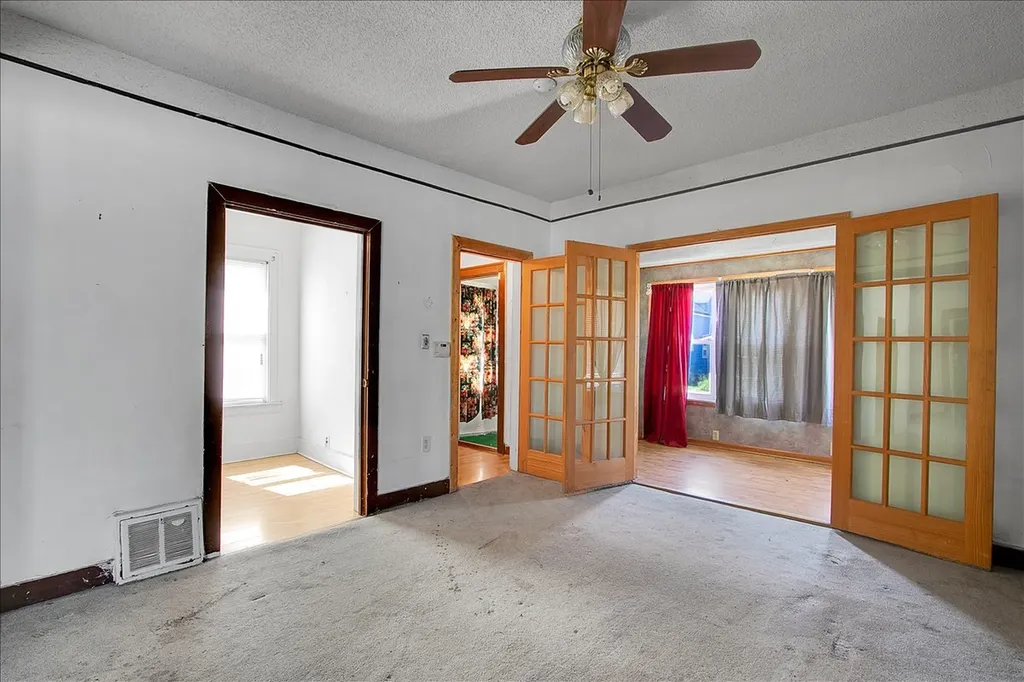 321 West 114th Street Chicago IL 60628