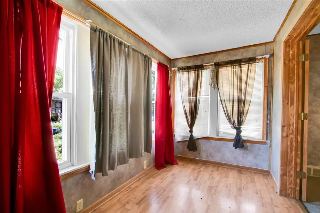 321 West 114th Street Chicago IL 60628