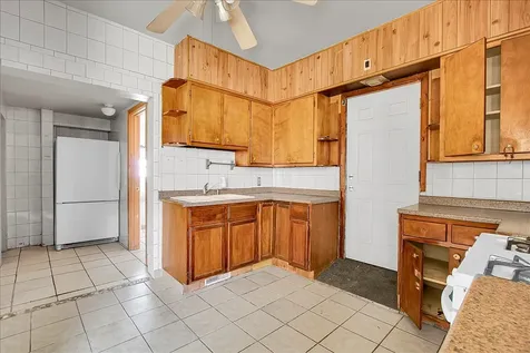 321 West 114th Street Chicago IL 60628