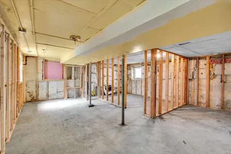 321 West 114th Street Chicago IL 60628