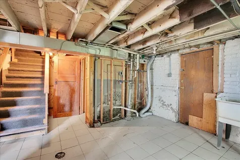 321 West 114th Street Chicago IL 60628