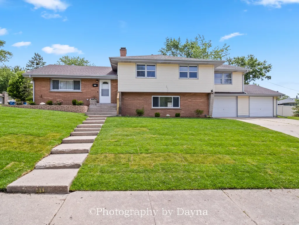 212 Valley Avenue Bradley IL 60915
