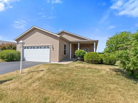 1532 Meadow View Lane Grayslake IL 60030