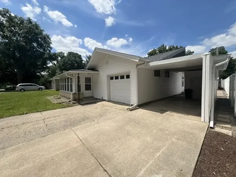 405 Dodson Drive E Urbana IL 61802