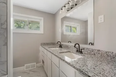 405 Dodson Drive E Urbana IL 61802