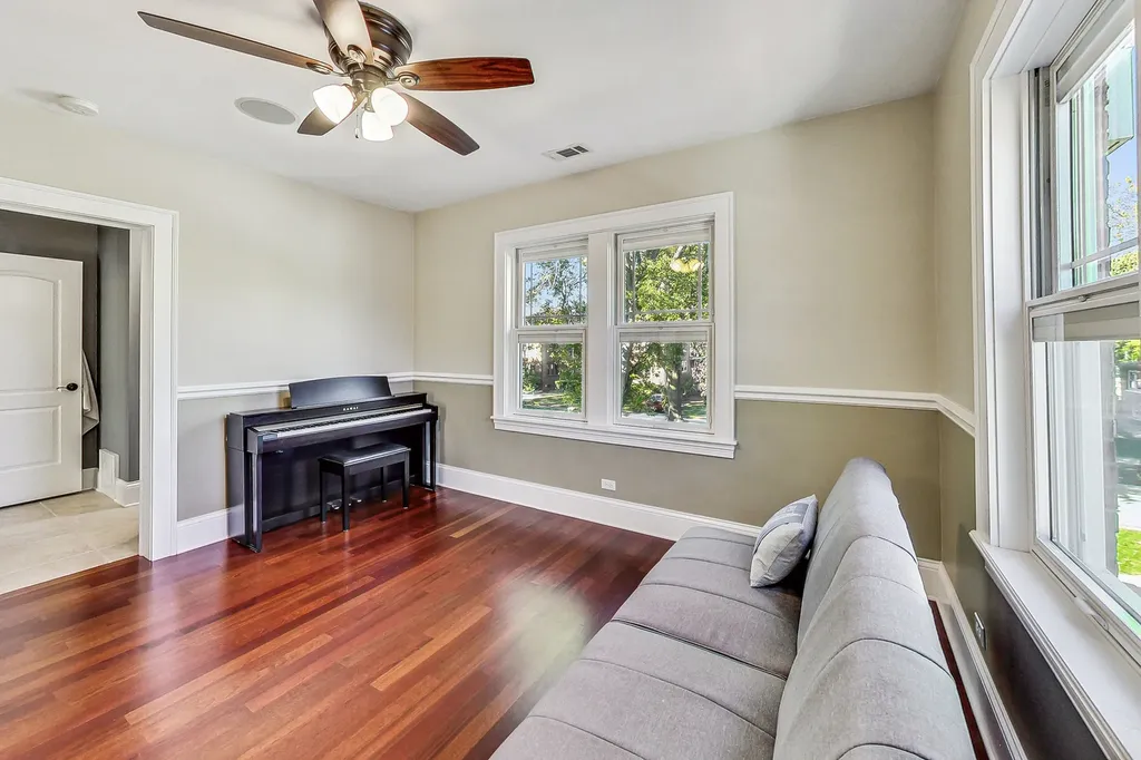 1829 South Prospect Avenue Park Ridge IL 60068