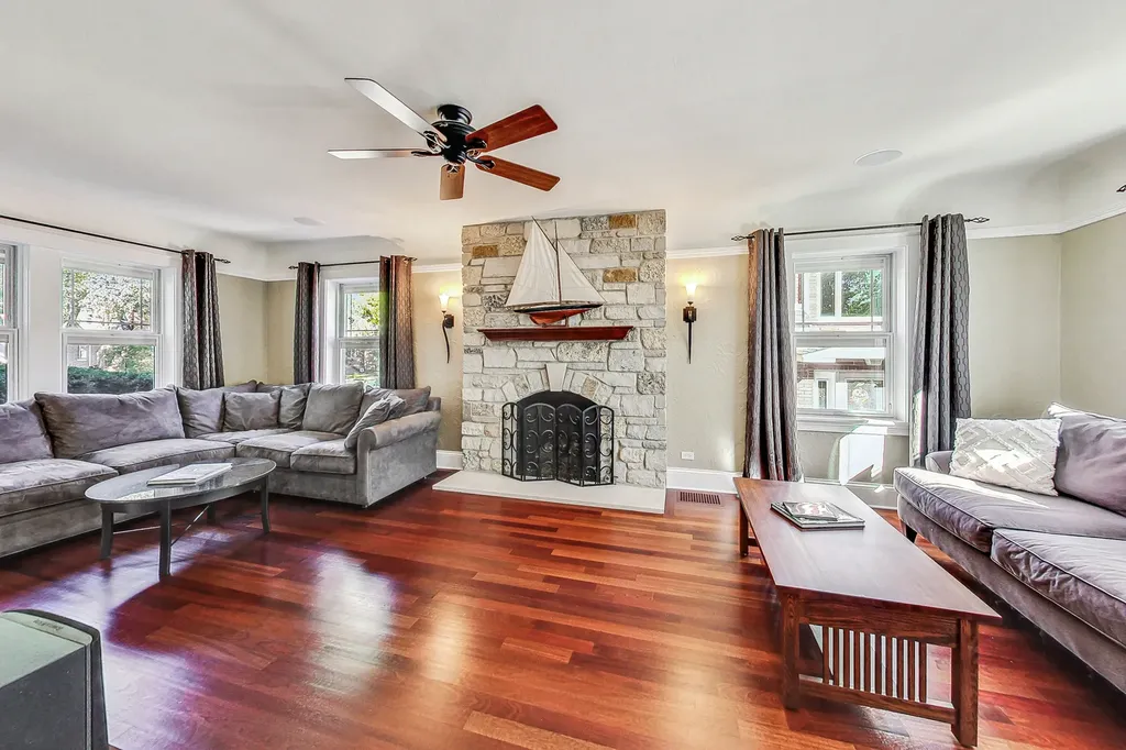1829 South Prospect Avenue Park Ridge IL 60068